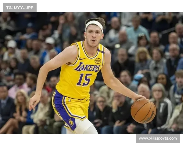 雷迪克称詹姆斯虽老但可用，湖人轮换持续调整